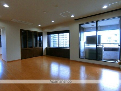 ＳｈｉｂａｕｒａＣｒｙｓｔａｌ　品川レジデンス[3LDK/121.37m2]のリビング・居間3