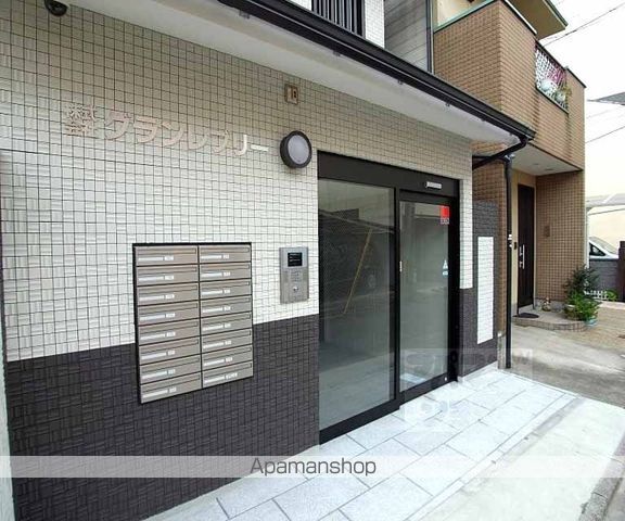 グランレブリー御所西の玄関写真