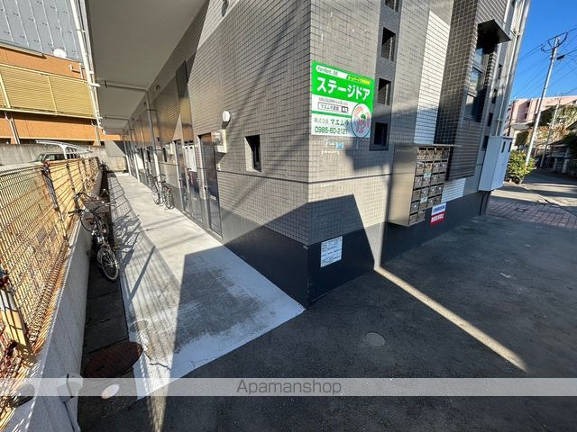 ステージドアの玄関写真