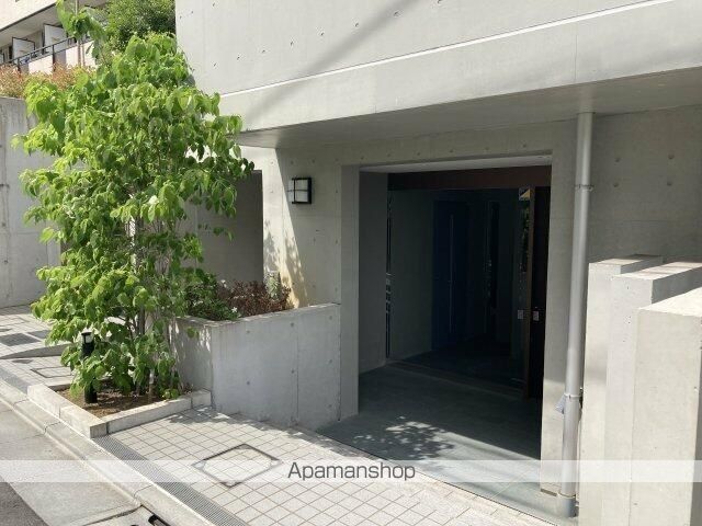 エクセルシオール目黒三田の玄関写真