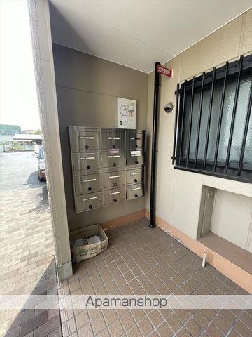 ロイヤルシティー泉南の玄関写真
