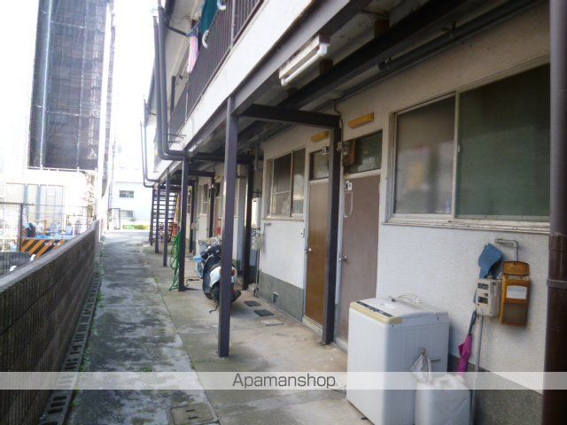 大和アパートの玄関写真