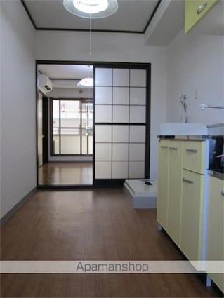 バロール横浜[1K/21.96m2]の玄関