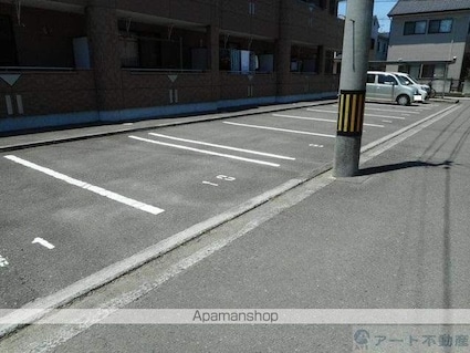 プラムガーデンＹｏｕｋｉ[1LDK/36m2]の駐車場