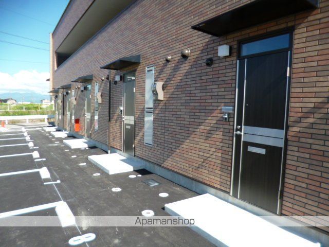 SMART SQUARE B棟の玄関写真