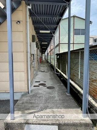 滋賀県近江八幡市若宮町[1DK/40.57m2]のエントランス2