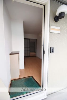 メゾン・ポワール[2DK/35.3m2]の玄関