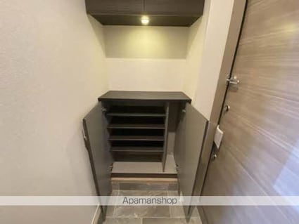 Ｔ’ＳスクエアⅡ[1LDK/49.02m2]の玄関