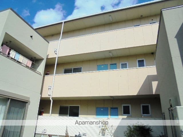 西町ロイヤルマンションの外観写真