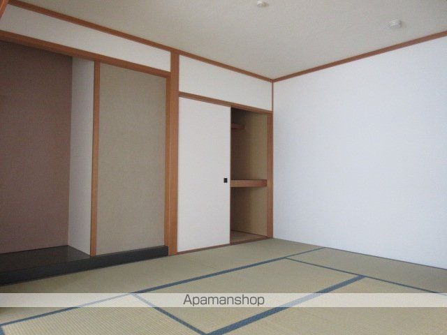 エルミタージュユリの内装写真