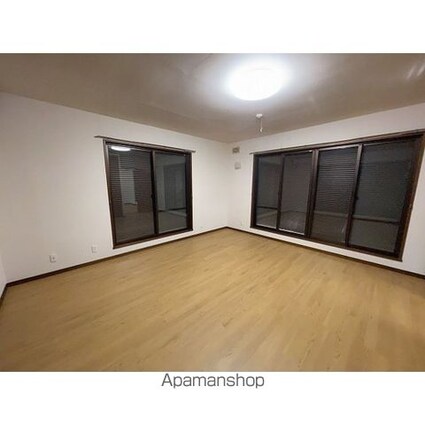 東京都港区元麻布３丁目[1LDK/47.2m2]のリビング・居間
