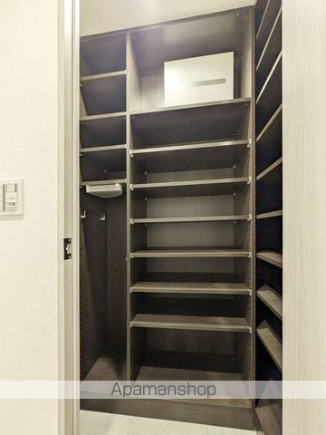 ジオタワー堺筋本町の内装写真