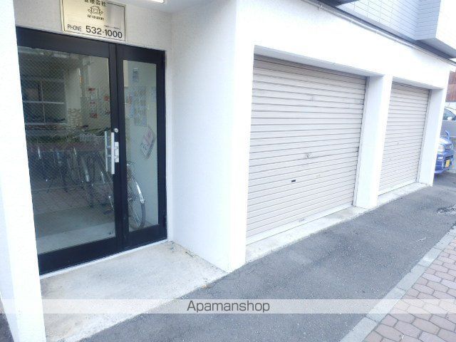 サンフラワ学園前の玄関写真