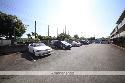 ミルトニアめじろ台[1K/22.2m2]の駐車場