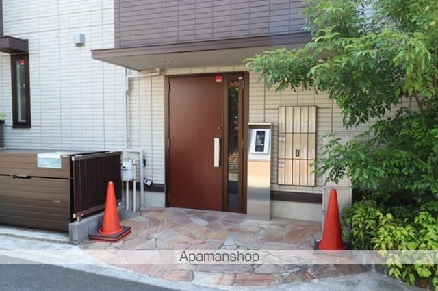 AXIS松戸の玄関写真