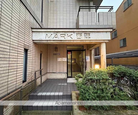 マーク西陣の玄関写真