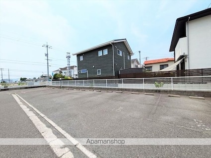 ゼフィール　Ｂ棟[3DK/60.44m2]の駐車場1