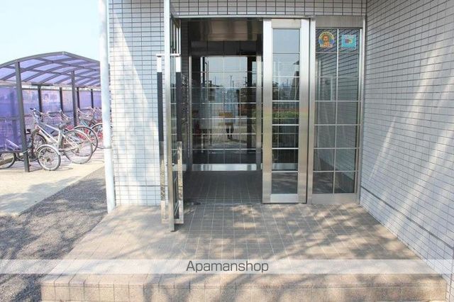 サウスプラザ六条の玄関写真