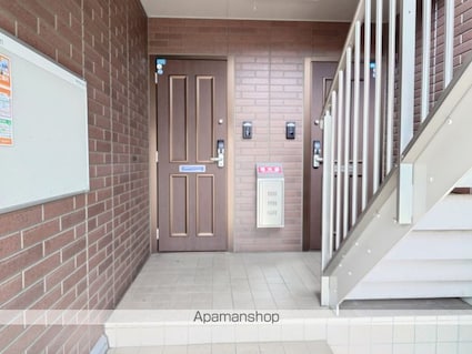 グランモア白銀Ａ棟[1LDK/41.26m2]のエントランス2