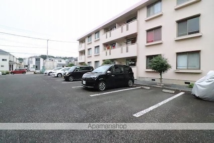 トリヴァンベール美船[3DK/62.29m2]の駐車場2
