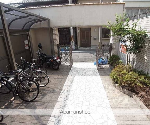 メゾンドゼフィールの玄関写真