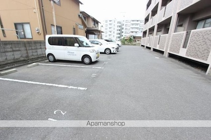 クレールⅡ[2LDK/64.4m2]の駐車場