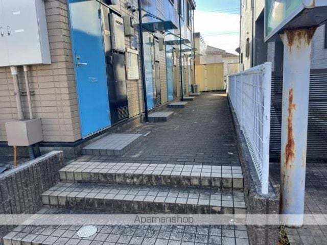 レオパレスおゆみ野B棟の玄関写真