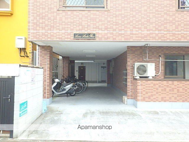ロマリンダローズの玄関写真