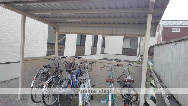 レオパレスポラリスの玄関写真