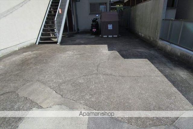 ラ・エスカローナの外観写真