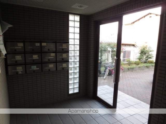 ロイヤル高石の玄関写真