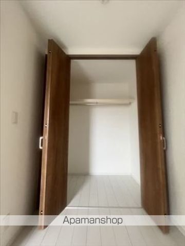フェリーチェラテの内装写真
