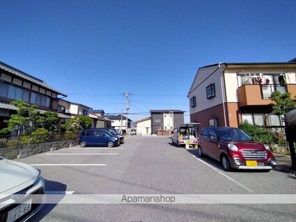 ドゥラシャンスⅡ・Ⅲ[2LDK/52.84m2]の駐車場