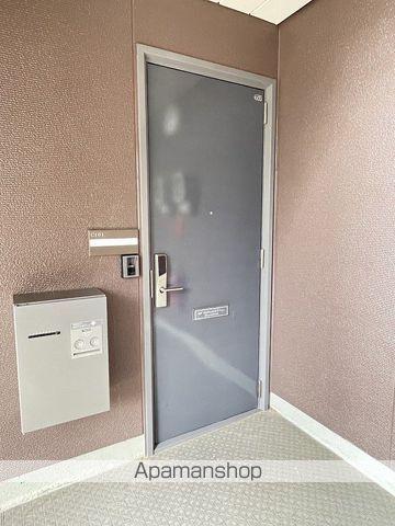 フォーレス中村の玄関写真