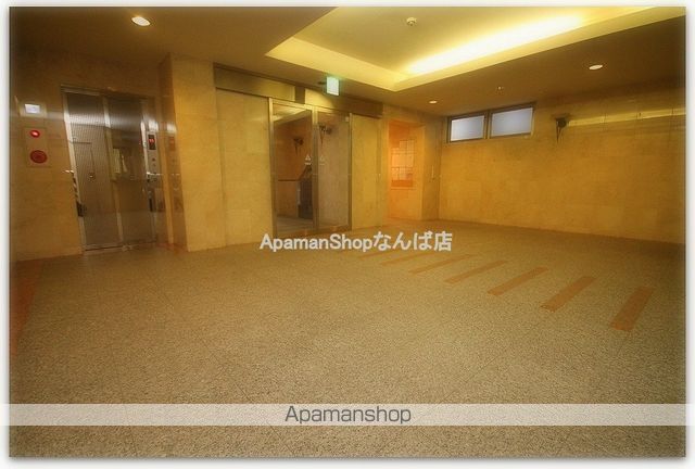 リーガル四ツ橋IIの玄関写真