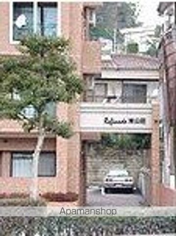 レフィナード南山荘の外観写真