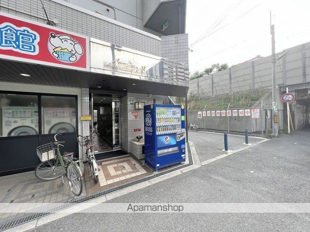 エフアール城東中央の玄関写真