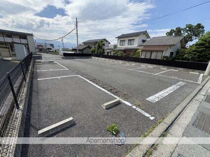 レオパレス隼Ⅱ[1K/21.81m2]の駐車場2