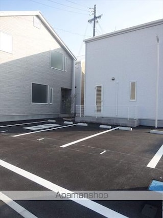 和歌山県和歌山市西小二里３丁目[3LDK/99.92m2]の駐車場