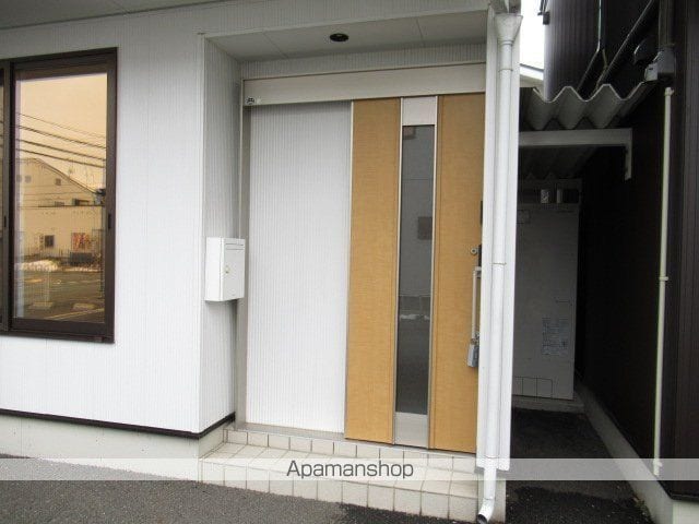 盛岡市 2階建 築13年の玄関写真