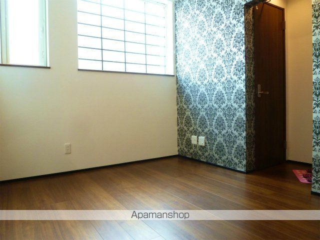 MODERN DECOの内装写真