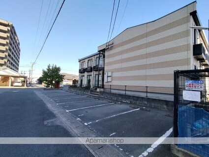 レオパレス西原[1K/22.35m2]の駐車場