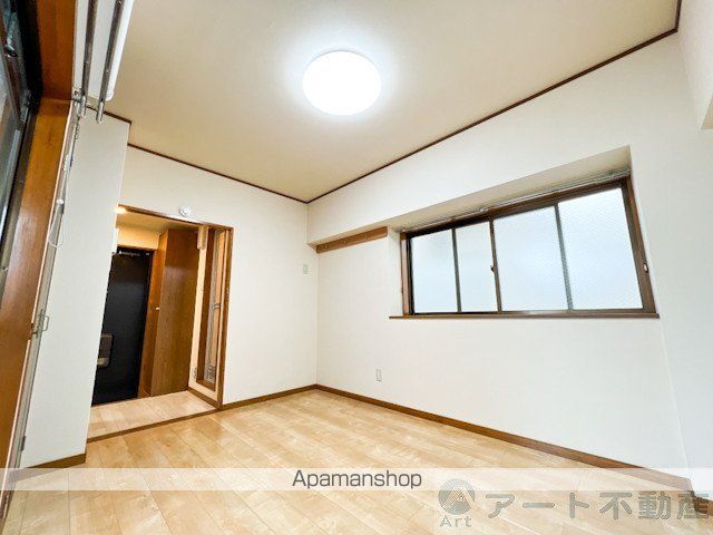 ドゥマンクレールの内装写真