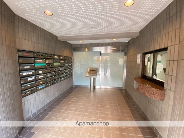 朝日パリオ東青梅の玄関写真