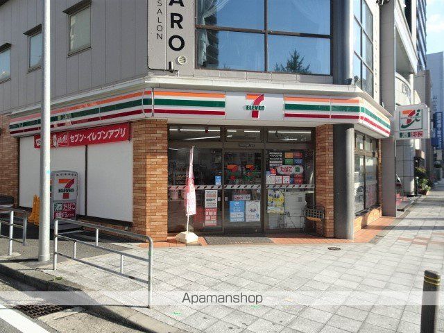 西梅田コーポの周辺写真