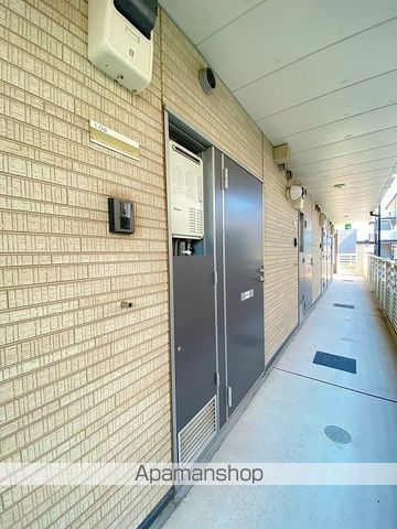 レオネクストマ メゾンの玄関写真