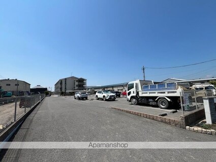 Ｒｉｒｉａ　Ⅶ６[2LDK/55.88m2]の駐車場