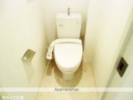 コンフォリア市谷柳町[1R/31.52m2]のトイレ