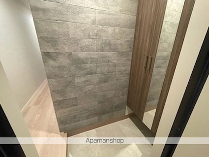 Ｐａｌａｉｓ　Ｐｏｉｒｅ（パレ・ポワール）　Ｂ棟[2LDK/56.13m2]の玄関