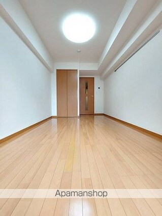 東京都新宿区市谷薬王寺町[1K/22.41m2]のリビング・居間2